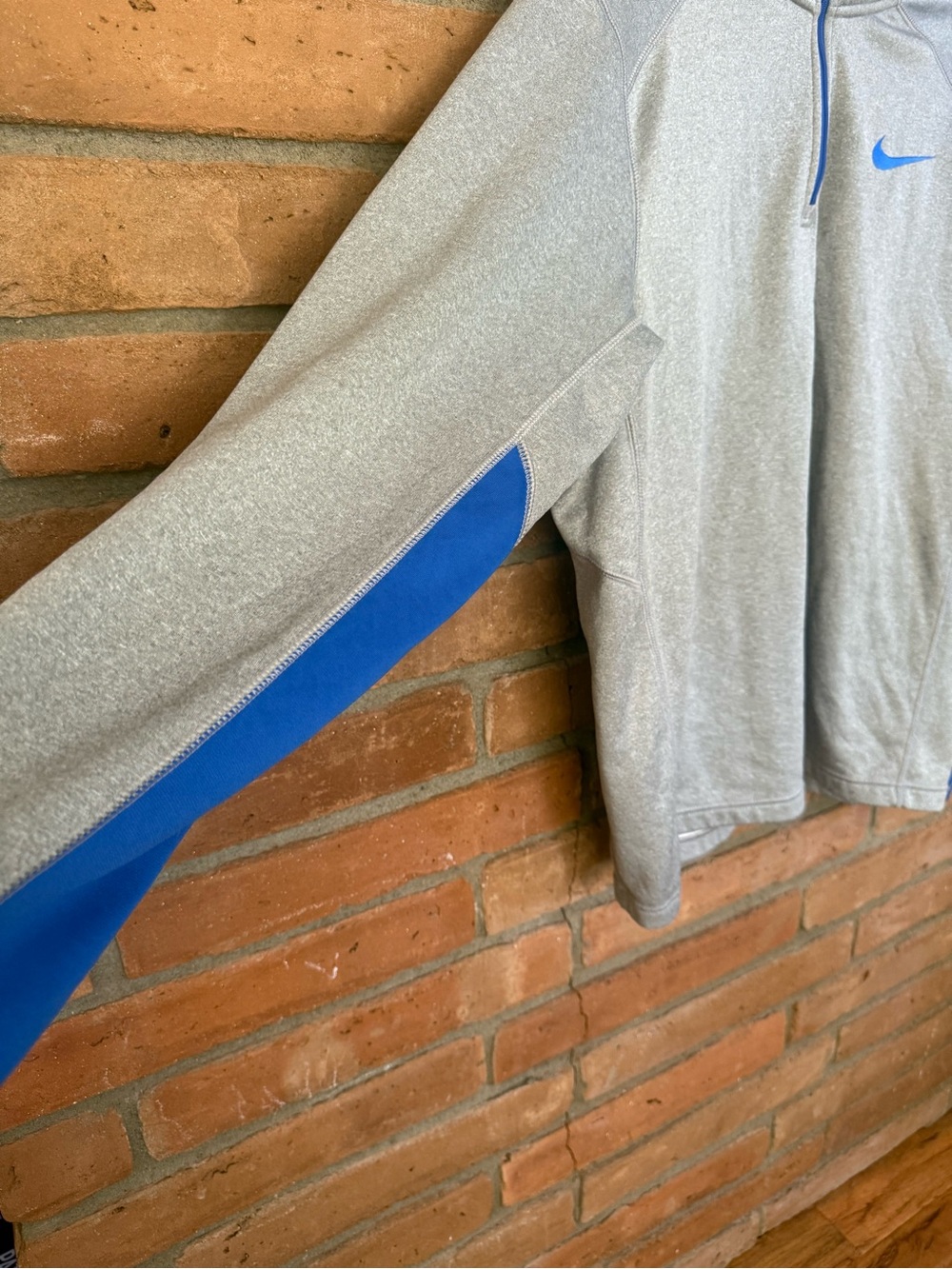Nike Quarter-Zip Performance Pullover - Picture 6 of 7